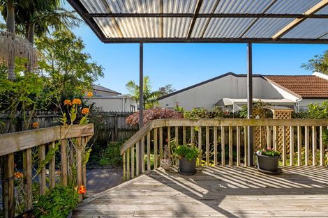 Photo of property in 43 Riverstone Road, Te Atatu Peninsula, Auckland, 0610