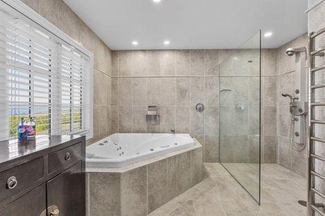 Photo of property in 423 Gillespie Place, Acacia Bay, Taupo, 3385