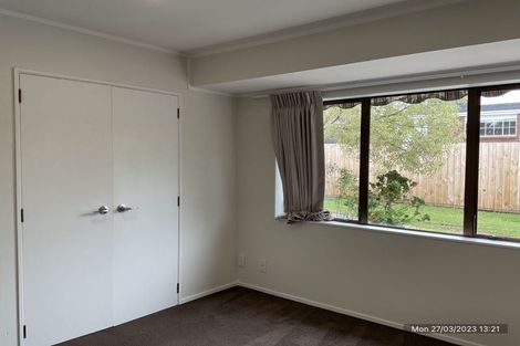 Photo of property in 2/67 Aviemore Drive, Highland Park, Auckland, 2010