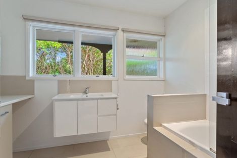 Photo of property in 30 Highfield Place, Avonhead, Christchurch, 8042