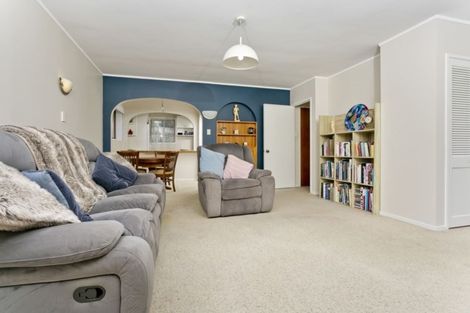 Photo of property in 2/52 Manuka Road, Glenfield, Auckland, 0629