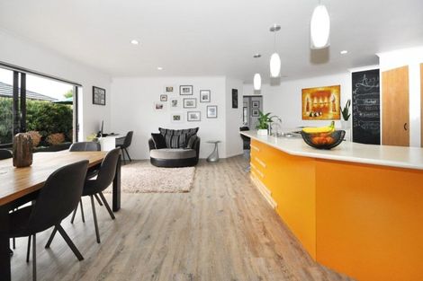 Photo of property in 7 Mandalay Place, Waiuku, 2123