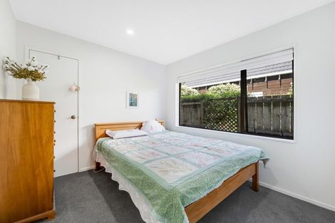 Photo of property in 21a Eastern Beach Road, Eastern Beach, Auckland, 2012