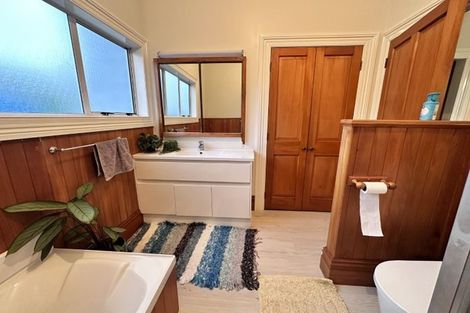 Photo of property in 56 Bellevue Way, Otaika, 0170