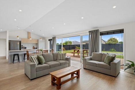 Photo of property in 24 Cressy Place, Darfield, 7510