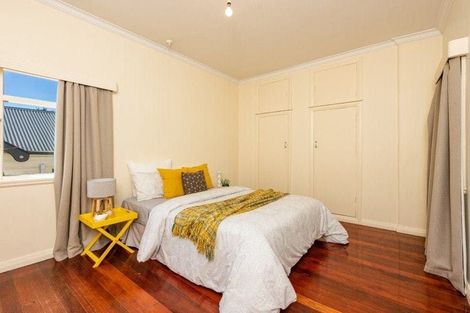 Photo of property in 2u2 Hawker Street, Mount Victoria, Wellington, 6011