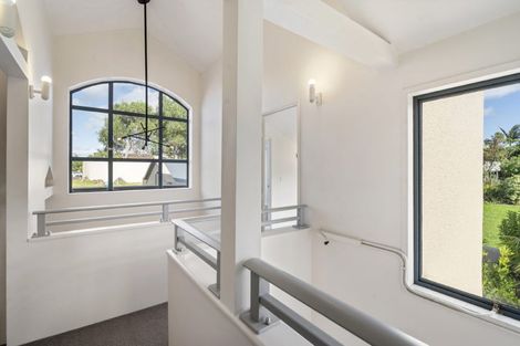Photo of property in 11 Wilmington Place, Forrest Hill, Auckland, 0620