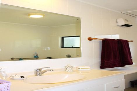 Photo of property in 9 Tuna Place, Whiritoa, Whangamata, 3691