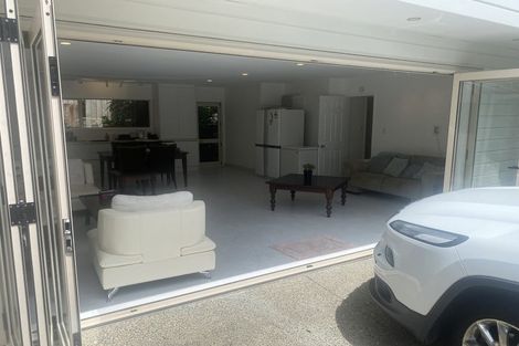 Photo of property in 1/100 Saddleback Rise, Murrays Bay, Auckland, 0630