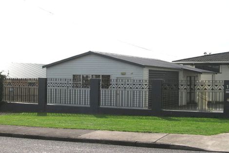 Photo of property in 15 Tawa Road, Te Atatu Peninsula, Auckland, 0610