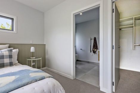 Photo of property in 9 Cassin Place, Taradale, 4112