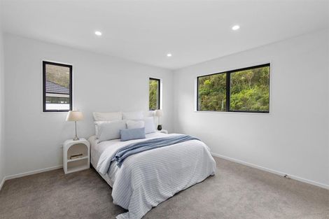 Photo of property in 5 Pihipihi Way, Crofton Downs, Wellington, 6035