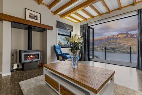 Photo of property in 32 Highview Terrace, Queenstown, 9300