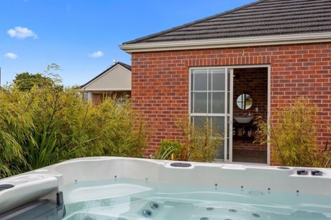 Photo of property in 121 Saint Kilda Road, Cambridge, 3434