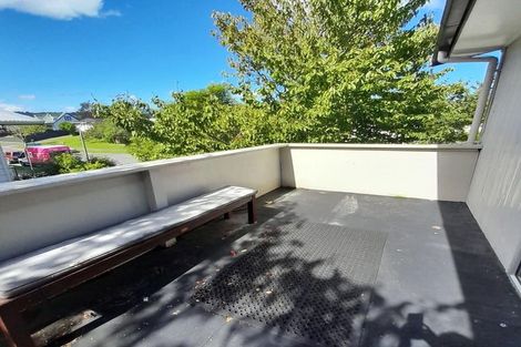 Photo of property in 25 Hartford Crescent, Totara Park, Upper Hutt, 5018