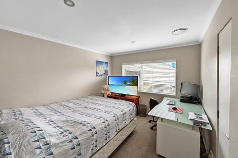 Photo of property in 1/56 Birkdale Road, Birkdale, Auckland, 0626