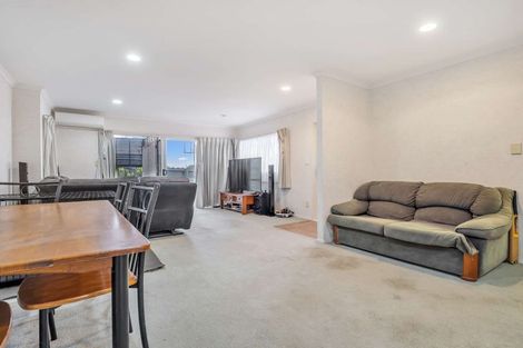 Photo of property in 50a Torkar Road, Clarks Beach, 2122