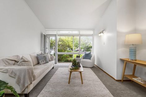 Photo of property in 5/6 North Avenue, Narrow Neck, Auckland, 0624