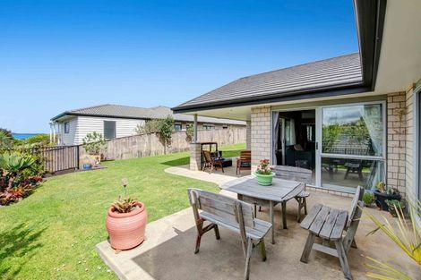 Photo of property in 16 Ariel Place, Snells Beach, 0920