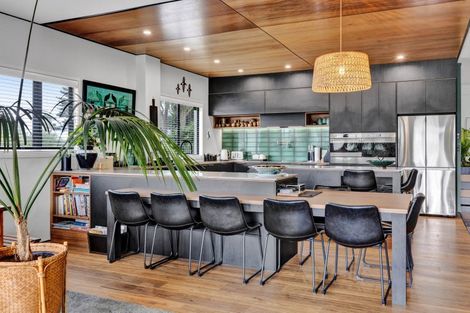 Photo of property in Headlands Opunake, 32 Fox Street, Opunake, 4616