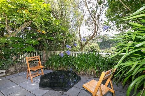 Photo of property in 18 Putnam Street, Northland, Wellington, 6012