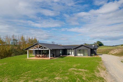 Photo of property in 1 Braehead Road, Otane, 4277