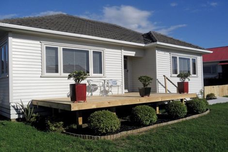 Photo of property in 49f Martyn Street, Waiuku, 2123