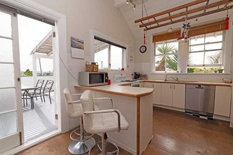 Photo of property in 51 Garfield Road, Helensville, 0800