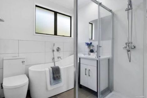 Photo of property in 21a Coroglen Avenue, Birkenhead, Auckland, 0626