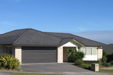 Photo of property in 25 John Brooke Crescent, East Tamaki Heights, Auckland, 2016