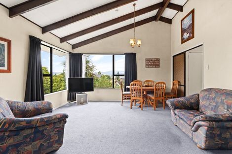 Photo of property in 72 Kinmont Crescent, Kinmont Park, Mosgiel, 9024