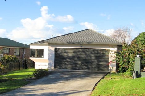 Photo of property in 1/4 Rakaia Rise, Clover Park, Auckland, 2019