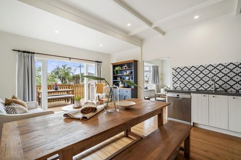 Photo of property in 1/10 Corrella Road, Belmont, Auckland, 0622