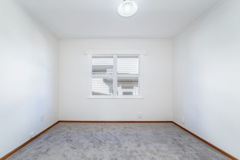 Photo of property in 4 Seaview Road, Glenfield, Auckland, 0629