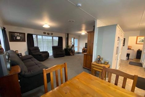 Photo of property in 16 Kamahi Avenue, Hawera, 4610