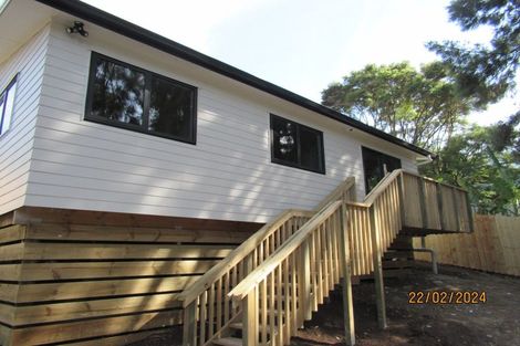 Photo of property in 5 Fernhaven Place, Massey, Auckland, 0614