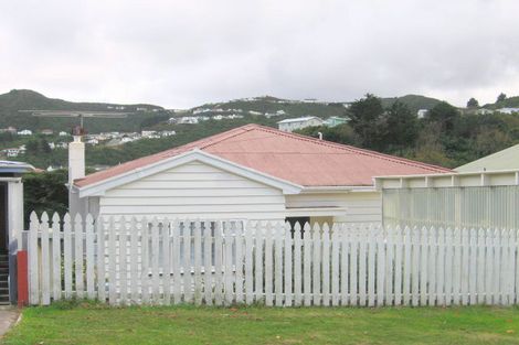 Photo of property in 6 Collier Avenue, Karori, Wellington, 6012