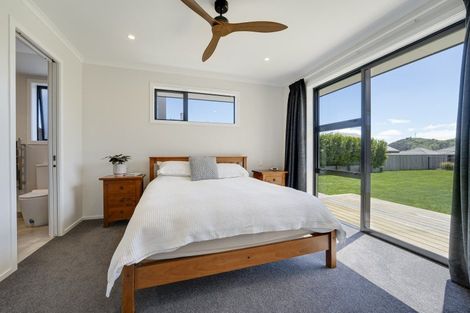 Photo of property in 2 Huntaway Close, Stoke, Nelson, 7011