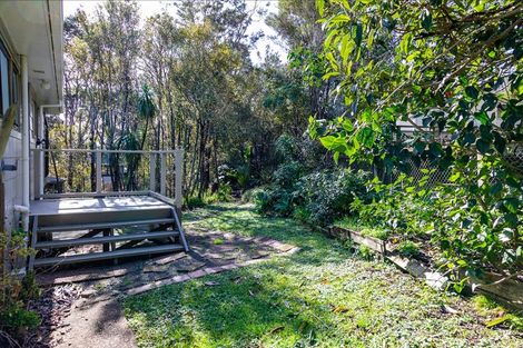 Photo of property in 9 Onedin Place, Titirangi, Auckland, 0604