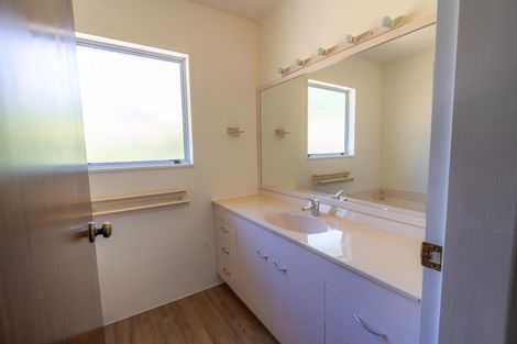 Photo of property in 20a Ngaio Road, Waikanae, 5036