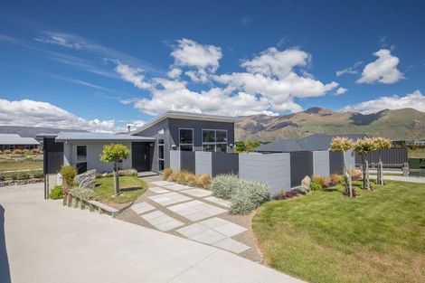 Photo of property in 48 Minaret Ridge, Wanaka, 9305