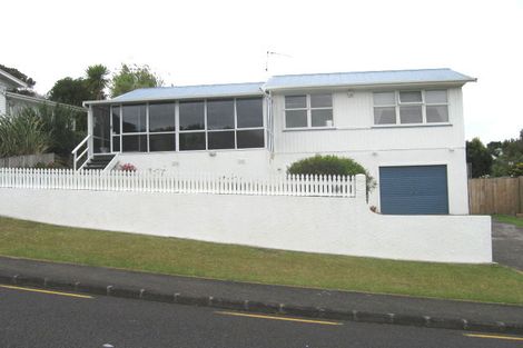 Photo of property in 24 Segedin Place, Glenfield, Auckland, 0629