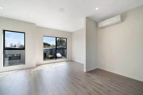 Photo of property in 3/105 Hobsonville Road, West Harbour, Auckland, 0618