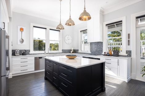 Photo of property in 149a Tukapa Street, Westown, New Plymouth, 4310