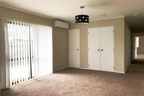 Photo of property in 22 Sturges Road, Henderson, Auckland, 0612