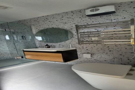 Photo of property in 1/39 Lancaster Road, Beach Haven, Auckland, 0626