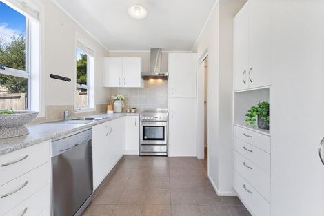 Photo of property in 64 Colwill Road, Massey, Auckland, 0614
