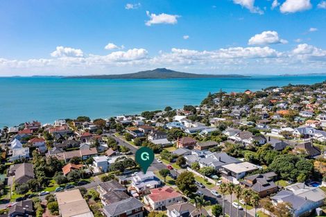 Photo of property in 6 Rewiti Avenue, Takapuna, Auckland, 0622