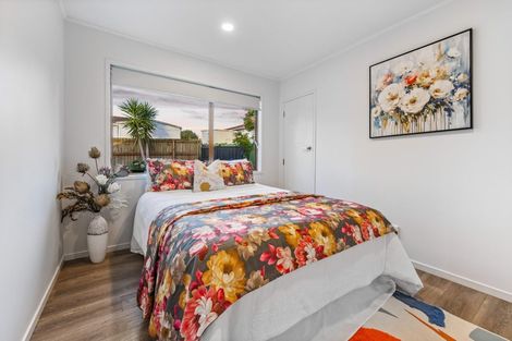 Photo of property in 34 Kelman Road, Kelston, Auckland, 0602