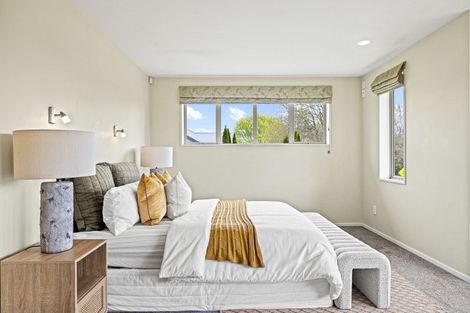 Photo of property in 64 Willowview Drive, Redwood, Christchurch, 8051